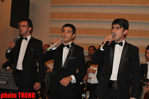 Emil Bədəlov ilin toyunu çaldırdı (FOTO)
